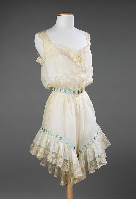 A combination of chemise and drawers, early 1900s